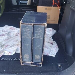 Oxford Compact English Dictionary Set in Navy